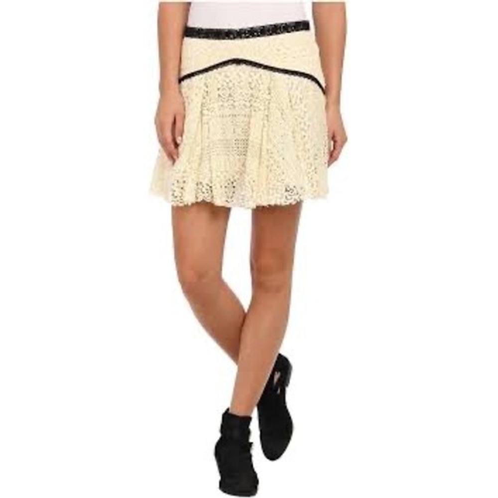 Free People Apple of Eye Lace Mini Skirt Tea Cream Black Trim Size 10